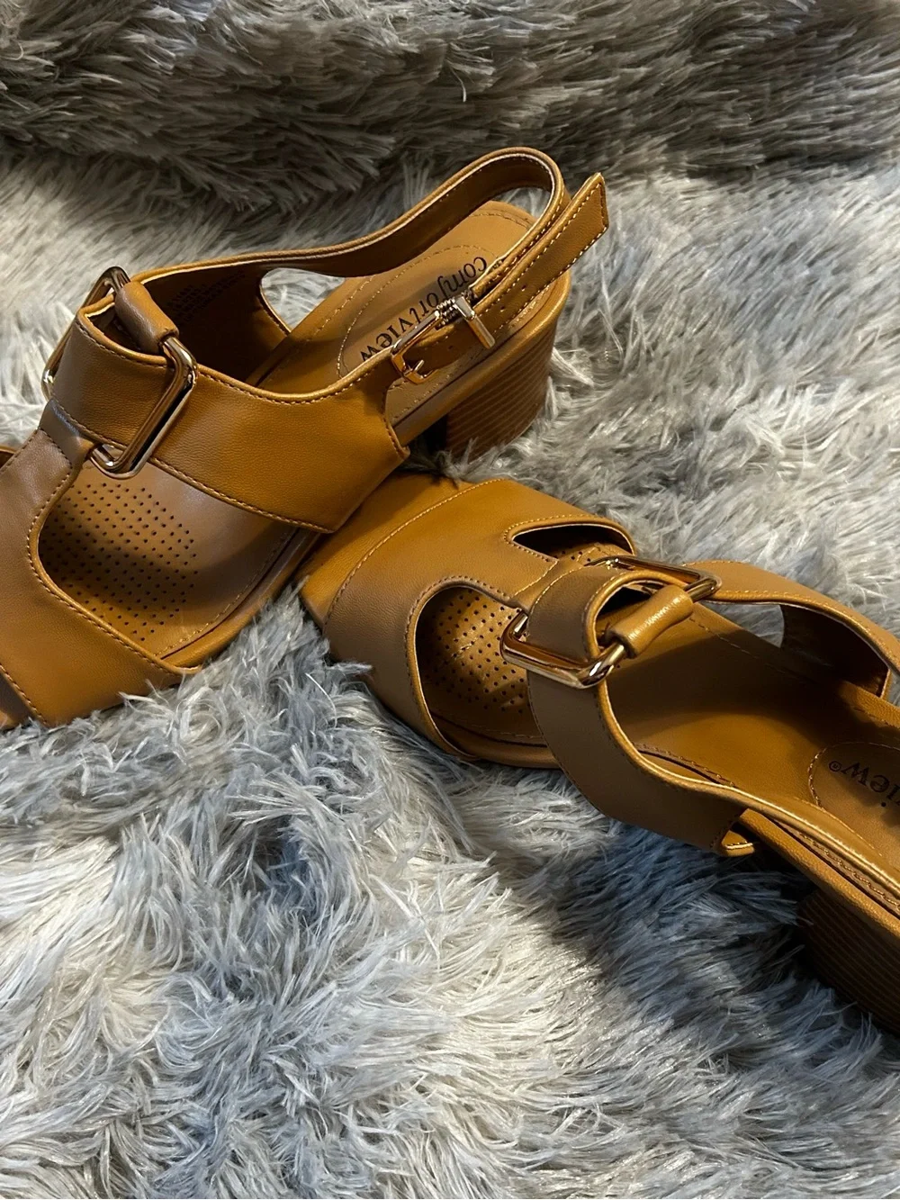 Black and White Women's Sneakers with Gum Sole.
